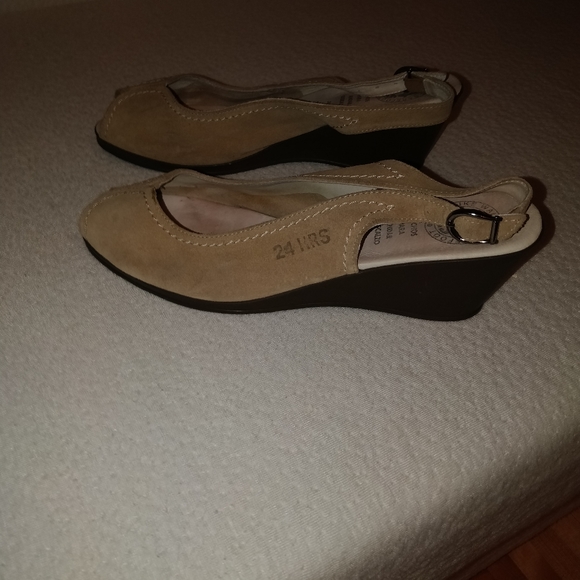 Shoes - Picture 3 of 4